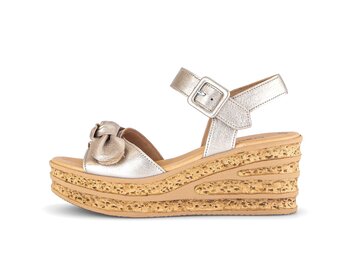 Sandaleno met sleehak goud