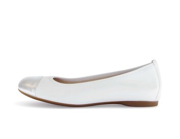 Eleganter Ballerina weiß
